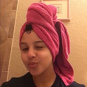 Meet your Posher, Estefania